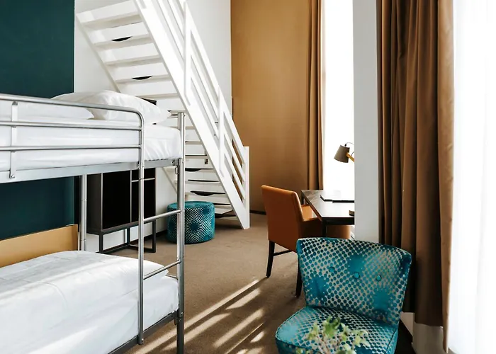 Otel Teleport - Free Parking Lahey