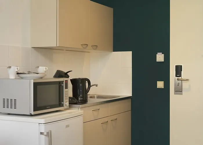 Teleport - Free Parking Otel Lahey