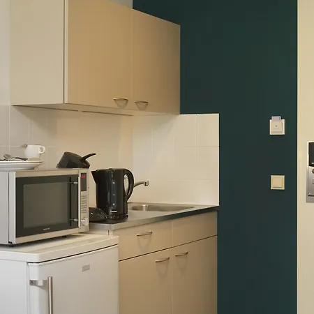 Teleport - Free Parking Hotel La Haya