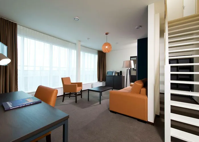 Teleport - Free Parking Hotell